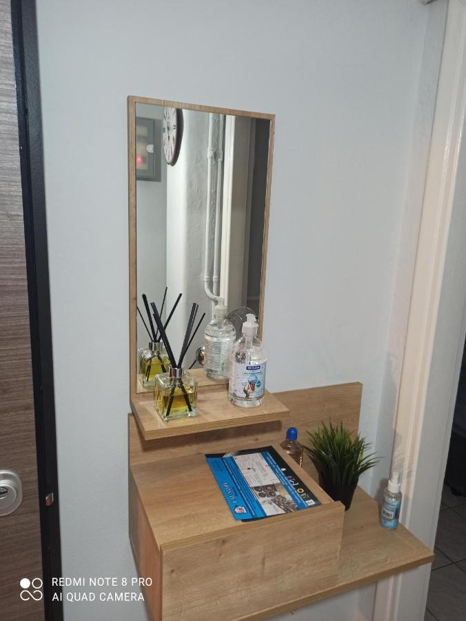 Olas 1-Bedroom Apartment Near The Center Of Athen Exterior foto